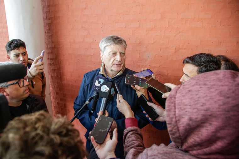 El gobernador de La Pampa, Sergio Ziliotto, presentó un amparo colectivo ante la Justicia Federal para frenar la reforma de la Ley de Glaciares.