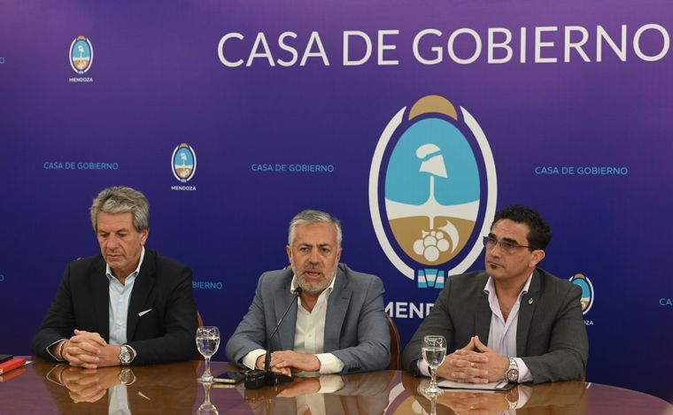 El gobernador Alfredo Cornejo brindó una conferencia de prensa este viernes. Foto: Prensa Gobierno de Mendoza