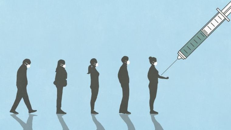 Un estudio reciente indica que aún con sintomatología leve, los reinfectados pueden ser foco de dispersión del virus. Foto: GETTY IMAGES