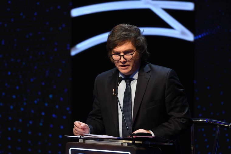 Javier Milei justificó sus denuncias contra periodistas y apuntó contra los operadores mediáticos. Foto: archivo.