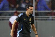 Lionel Scaloni podría perder a un futbolista que pasaría a jugar para Chile. Foto: EFE