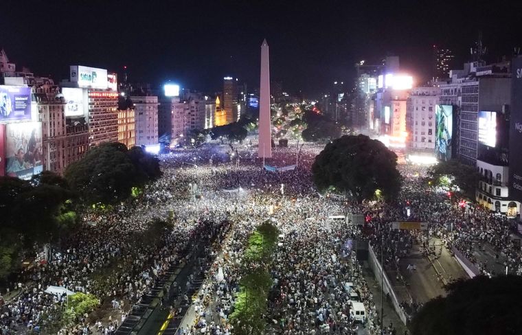 Este domingo 19 de diciembre de 2022 la felicidad volvió a llenar las calles argentinas de color. Foto: Telam