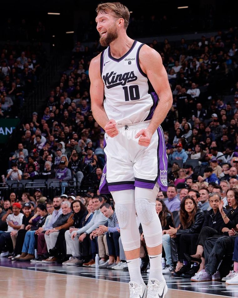 Sabonis, el jugador que más dobles-dobles consecutivos logró durante una temporada en la historia de la NBA. Foto: @dsabonis