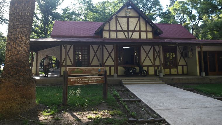 El edificio de valor patrimonial al ingreso del Parque San Martín está entre los espacios al licitar.&nbsp;