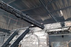 se incendio una fabrica de botellas en las heras