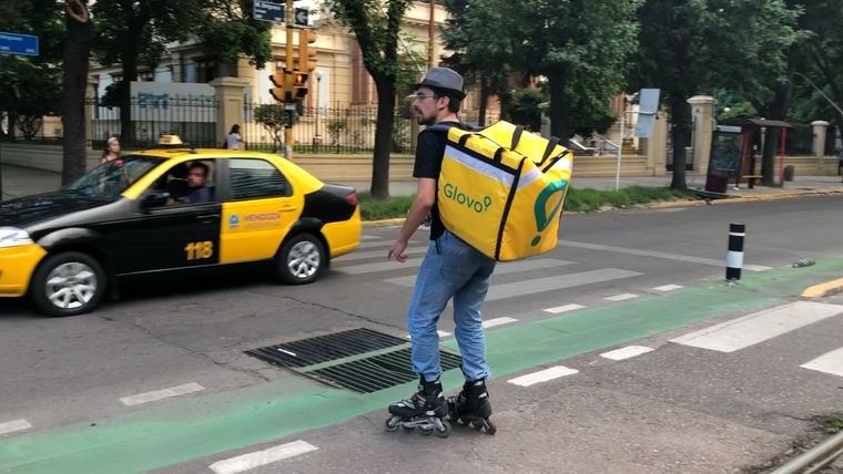 Glovo es una de las plataformas que llevan compras a casa. Foto: Foto de video