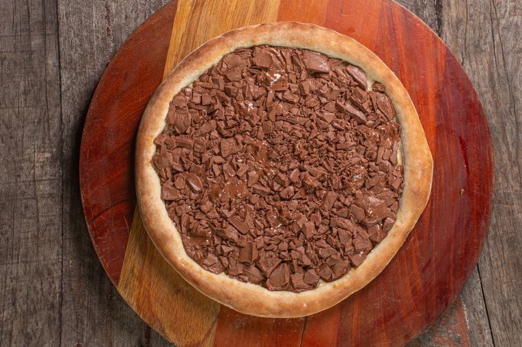 Pizza de chocolate Una receta simple y deliciosa para hacer en pocos minutos. Foto: Shutterstock