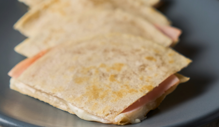 La receta de quesadilla de queso es una de las más preparadas en los hogares mexicanos. La receta de quesadilla de queso es una de las más preparadas en los hogares mexicanos.