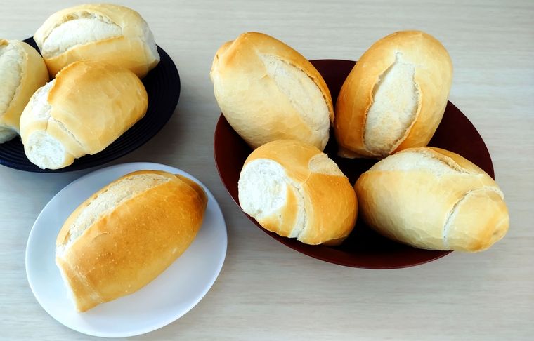 Cómo hacer pan francés en casa con esta receta fácil y deliciosa.
