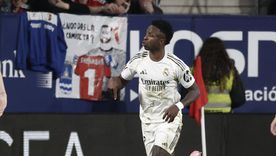 Vinícius Junior celebra tras anotar el gol del empate frente a Osasuna.&nbsp;