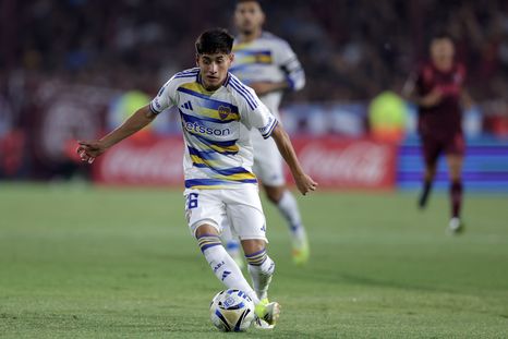 Tomás Aranda, el talentoso enganche que hizo crecer a Boca. Tuvo participación en los goles ante Lanús y los hinchas se ilusionan con su incipiente titularidad. Tomás Aranda, el talentoso enganche que hizo crecer a Boca. Tuvo participación en los goles ante Lanús y los hinchas se ilusionan con su incipiente titularidad.