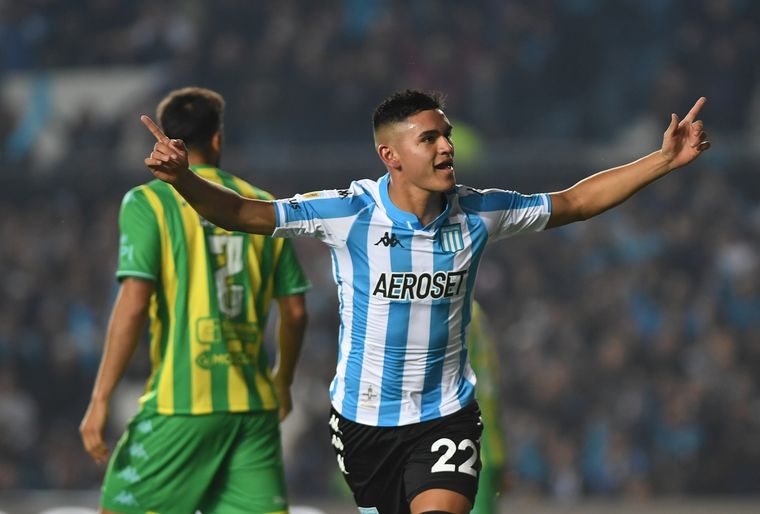 Carlos Alcaraz, autor de dos goles en Avellaneda. Foto: Télam