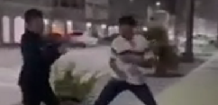 El hecho ocurrió en el estacionamiento de Avenida 2.