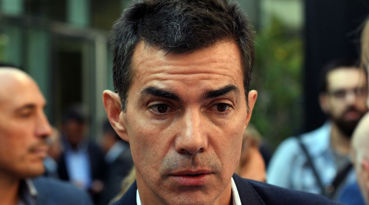 La camioneta de Juan Manuel Urtubey recibió un disparo.