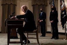 Joe Biden no ha parado de emitir decretos desde que llegó a la Casa Blanca. Foto: GETTY IMAGES