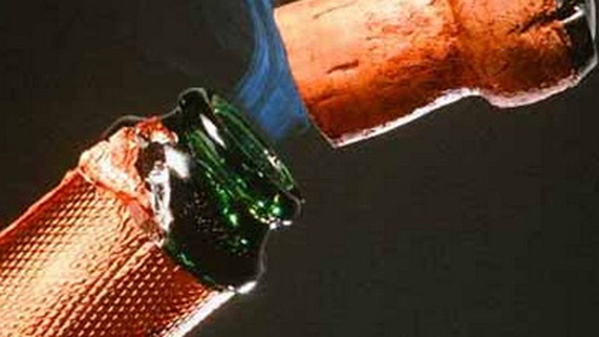 ¿Se puede llevar espumantes en el avión o las botellas explotan?