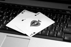 El juego online abrió una nueva puerta a la ludopatía y el acompañamiento es un desafío por su accesibilidad Foto: Télam