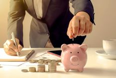 ¿Qué son los gastos hormiga y por qué son el enemigo invisible de tus finanzas? Te dejamos algunos consejos para aprender a identificar los gastos innecesarios que afectan a tu billetera. Foto: Shutterstock