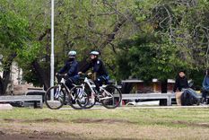 El Parque Cívico ha sido un lugar histórico de reunión para los jóvenes en Mendoza, hoy es necesaria la presencia policial en la zona para cuidar a los adolescentes de la inseguridad. El Parque Cívico ha sido un lugar histórico de reunión para los jóvenes en Mendoza, hoy es necesaria la presencia policial en la zona para cuidar a los adolescentes de la inseguridad.