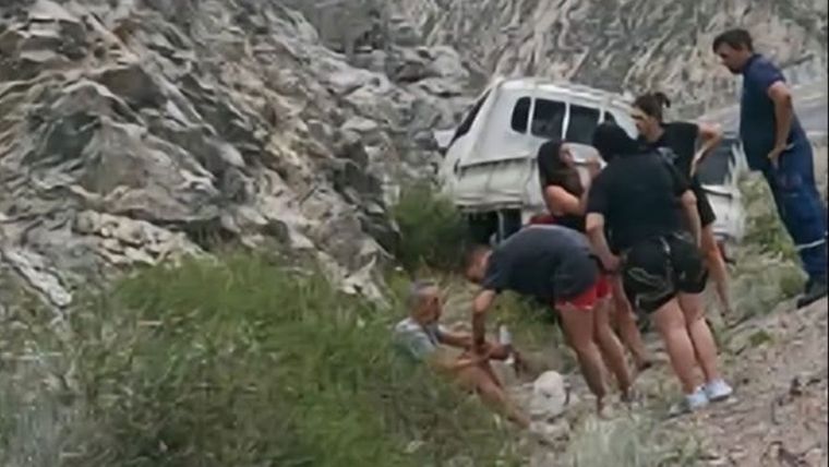 El accidente de transito se produjo en al Curva de Guido.&nbsp;