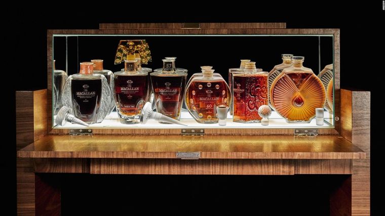 Foto: CNN - https://cdn.cnn.com/cnnnext/dam/assets/191025082941-sothebys-whisky-collection-full-169.jpeg