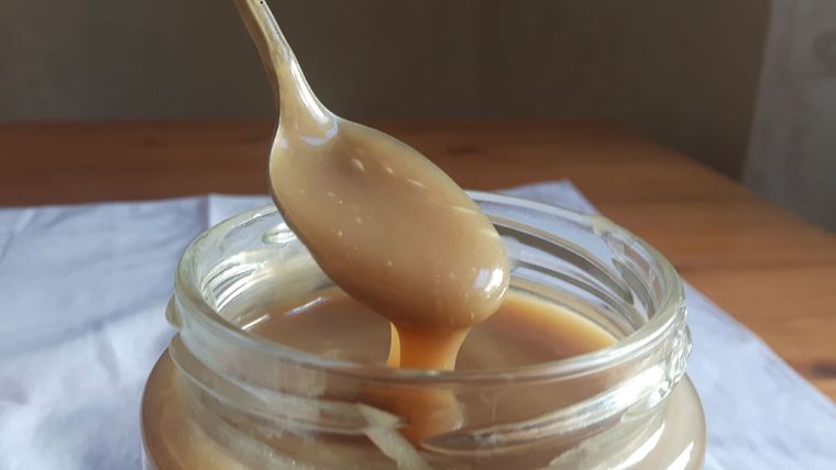Admira este delicioso dulce de leche vegano con leche de coco ¡tu nuevo aliado!