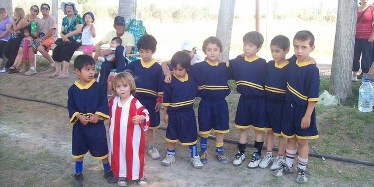 Los pibes de Pilares con un futuro rival empecinado en salir con ellos.
