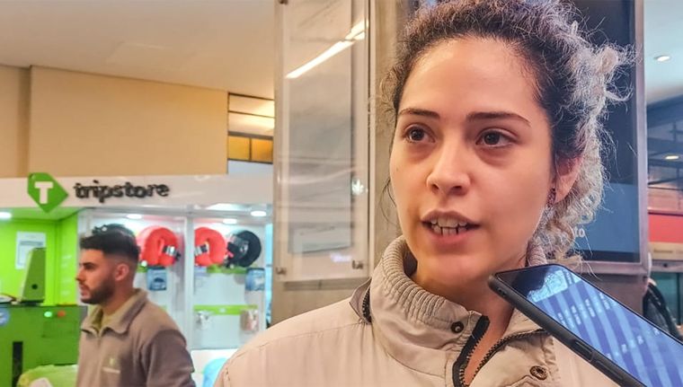 La legisladora mendocina en el aeropuerto. Foto: Emilce Vargas Ferrara