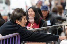 Jóvenes, adultos y abuelos se acercaron a pedir por trabajo en la celebración de San Cayetano. Jóvenes, adultos y abuelos se acercaron a pedir por trabajo en la celebración de San Cayetano.