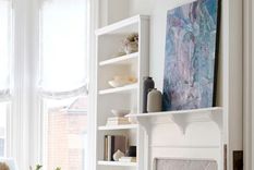 El arte también puede contribuir a un espacio más iluminado y primaveral. Foto: Miss Alice Designs/Liz Daly