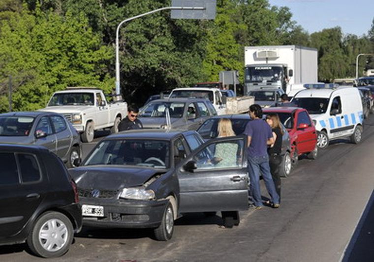 El Acceso Este el martes tuvo tres choques en cadena. Foto: Pachy Reynoso / MDZ