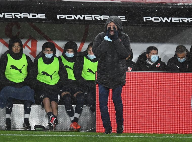 Julio César Falcioni, DT de Independiente. Foto: TELAM
