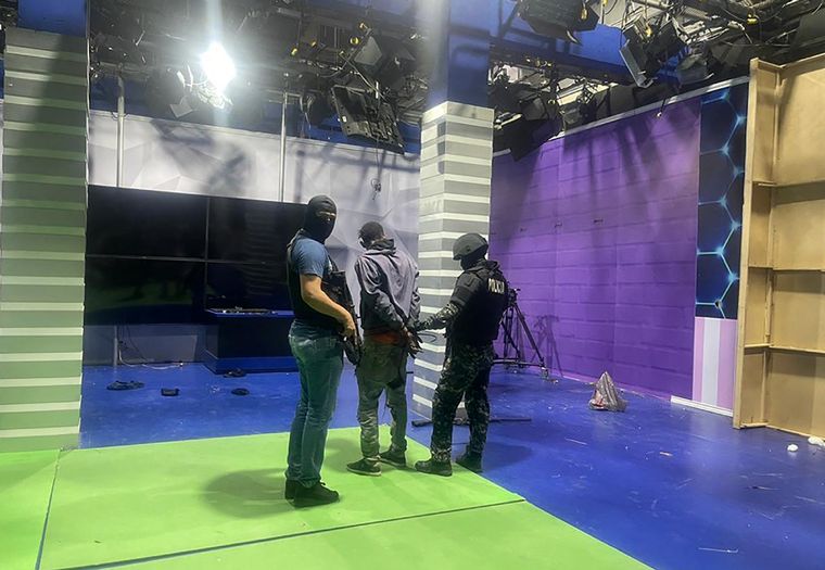 Máxima tensión en el canal TC de Ecuador. Foto: Télam/AFP