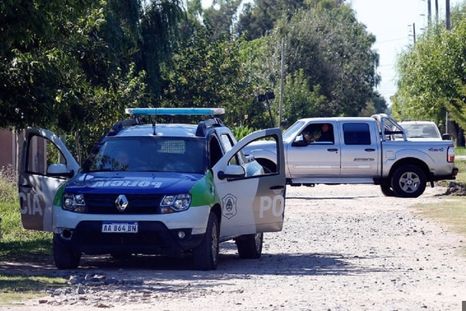 La jubilada se encontraba contando la recaudación cuando dos ladrones la sorprendieron en La Plata. La jubilada se encontraba contando la recaudación cuando dos ladrones la sorprendieron en La Plata.