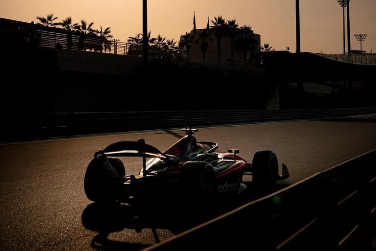 Nicolás Varrone completó más de 300 vueltas en Fórmula 2 y dejó sus primeras sensaciones. Nicolás Varrone completó más de 300 vueltas en Fórmula 2 y dejó sus primeras sensaciones.