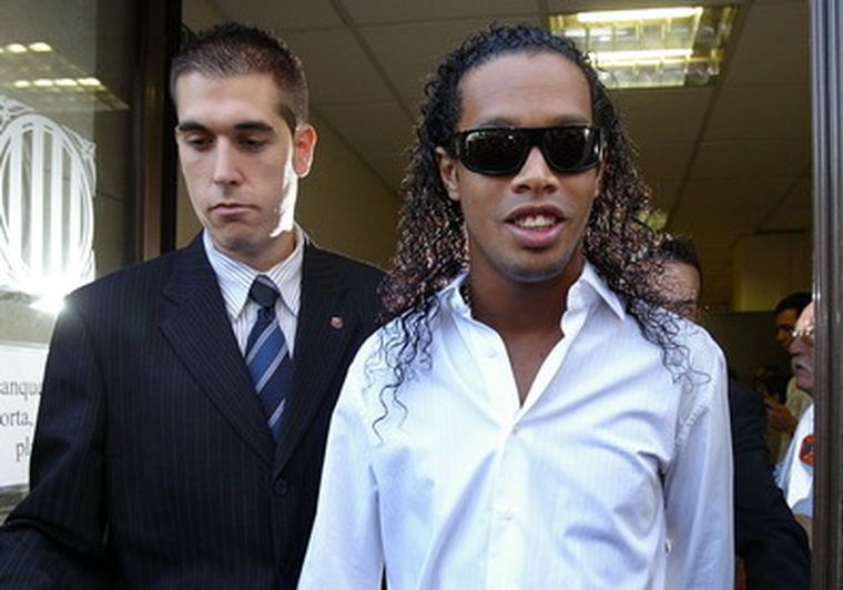 Ronaldinho sería el jugador más caro de Inglaterra Foto: NA