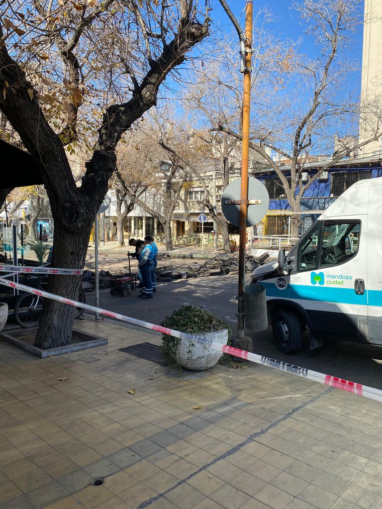 Las obras iniciaron en la calle Sarmiento. Las obras iniciaron en la calle Sarmiento.