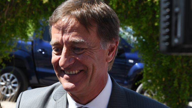 El gobernador se tomó licencia por vacaciones en la recta final de su gestión y a dos semanas de las elecciones presidenciales. Foto: Alf Ponce Mercado/MDZ