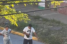 Una cámara de seguridad de la zona registró el momento del ataque en Moreno. Foto: X