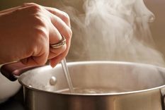 En días de invierno lo ideal es tomar una reconfortante sopa Foto: Shutterstock