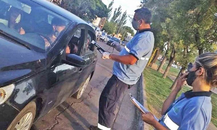 El inspector de tránsito fue atropellado por una camioneta de seguridad vial Foto: Imagen ilustrativa