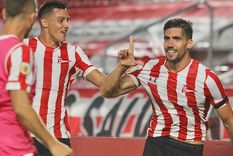 Fabián Noguera celebra el gol de la victoria Pincha. Foto: Prensa Estudiantes