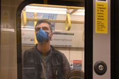 Según un estudio, los hombres tienen más probabilidad de permanecer parados que las mujeres. Foto: BBC