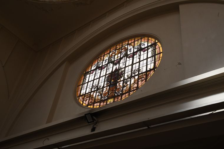 Los vitrales son de Francia. Los vitrales son de Francia.