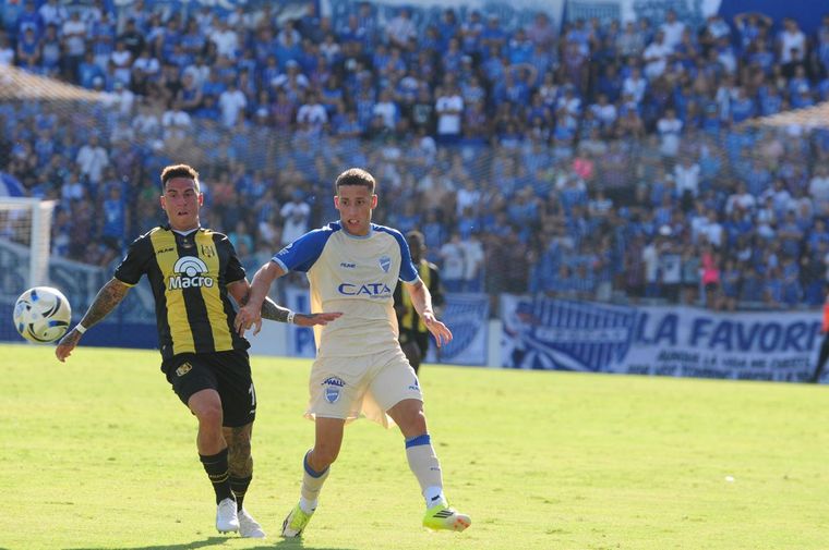 Santi Martínez intentó pero no logró hacer valer su gambeta. Santi Martínez intentó pero no logró hacer valer su gambeta.