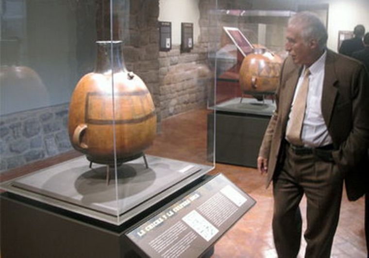 Visitantes en la Casa Concha, en Cusco.