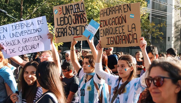 La marcha de la UNCuyo fue hace poco menos de un mes y el conflicto con el Gobierno persiste Foto: Santiago Tagua/MDZ