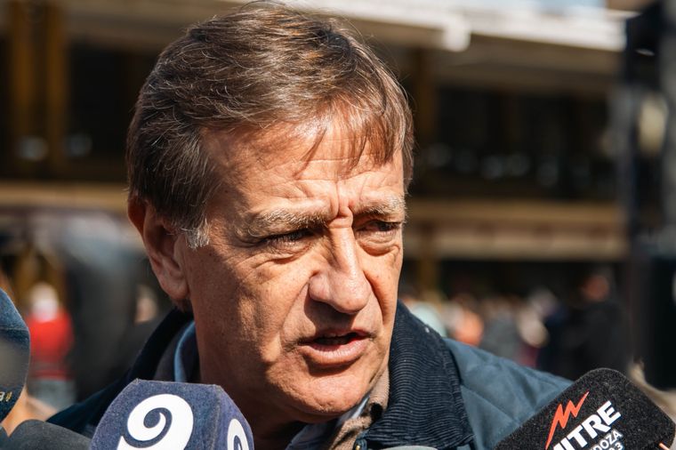 El gobernador cuestionó al candidato de La Unión Mendocina por coquetear con dirigentes de distintos sectores políticos. Foto: Santiago Tagua/MDZ
