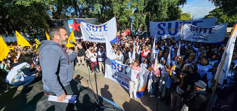 El SUTE busca juntar 100.000 firmas. El SUTE busca juntar 100.000 firmas.