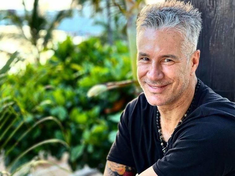 Fernando Carrillo reveló cuánto gana por posar desnudo en una plataforma de contenido para adultos.